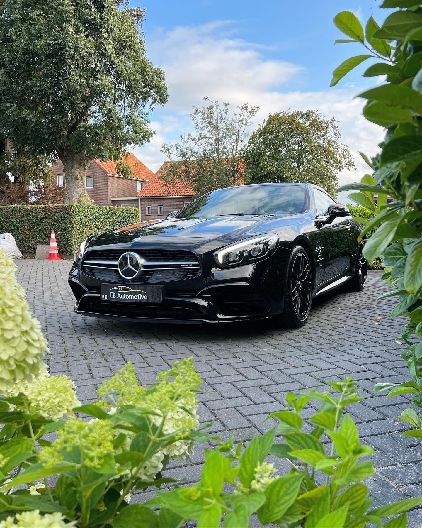 Mercedes SL 63 AMG na volledige detailing en Force2 glascoating door EB Automotive