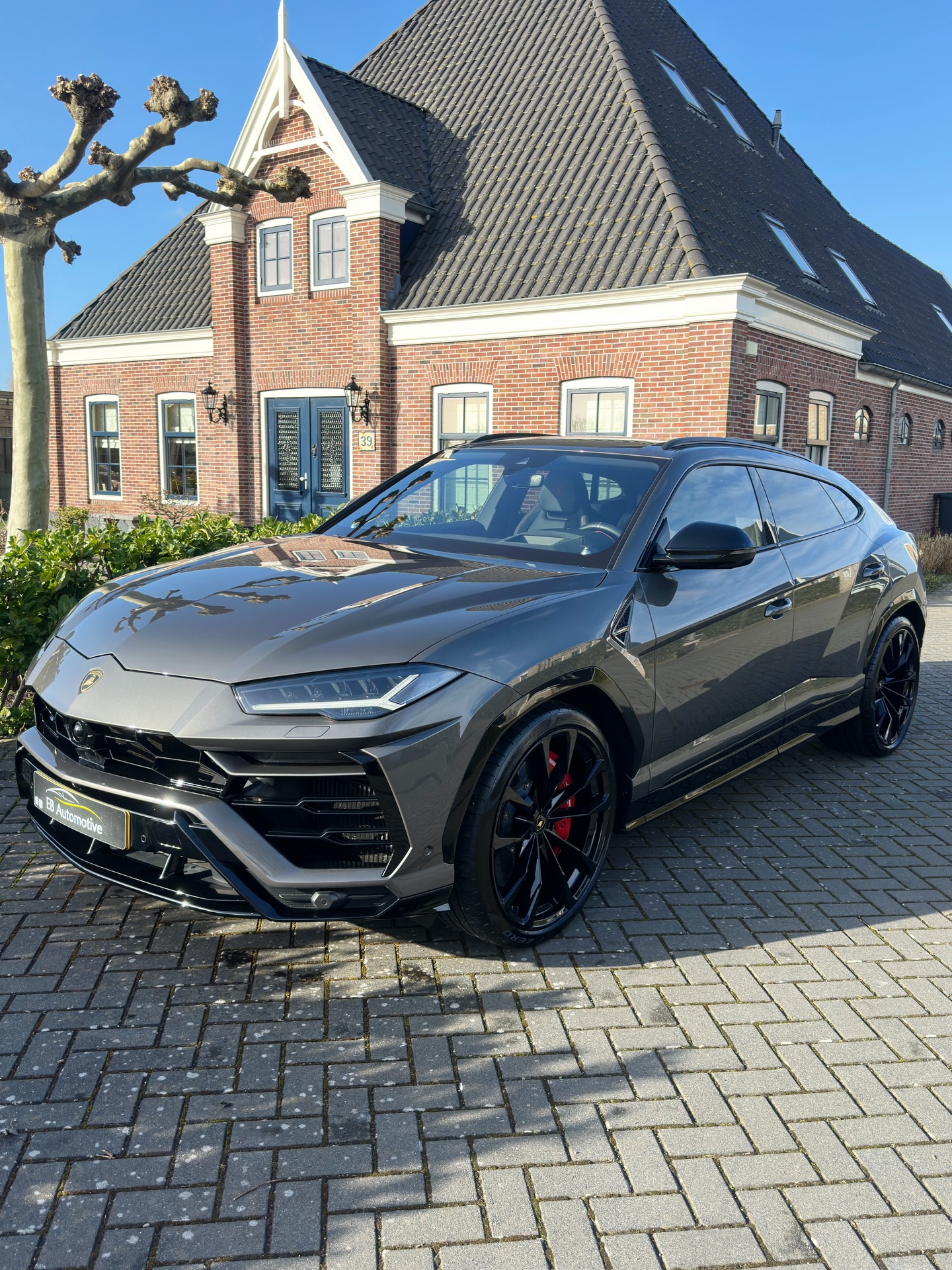 Lamborghini Urus na volledige detailing door EB Automotive